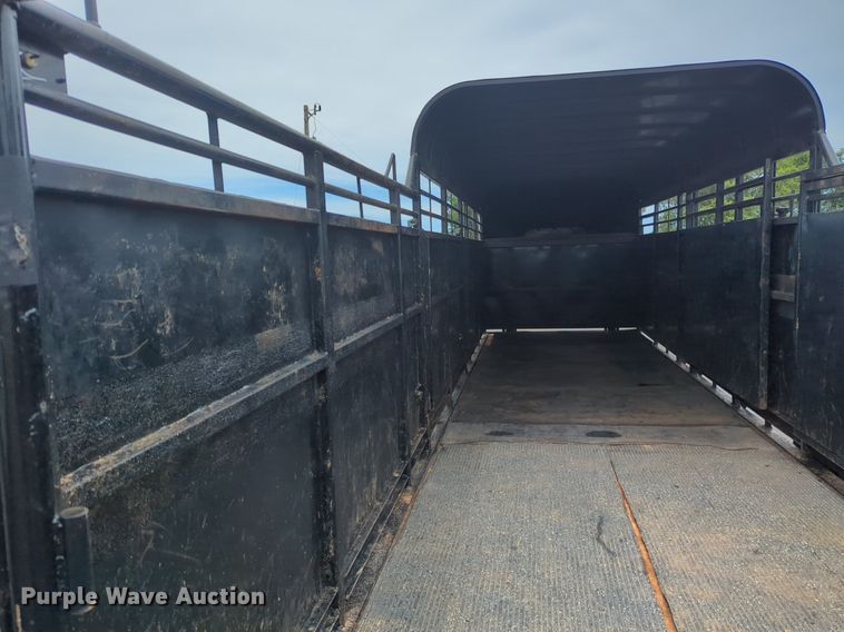 image for item NG9866 2007 Hughes livestock trailer