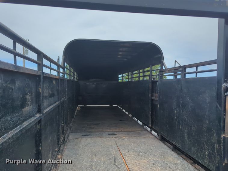 image for item NG9866 2007 Hughes livestock trailer