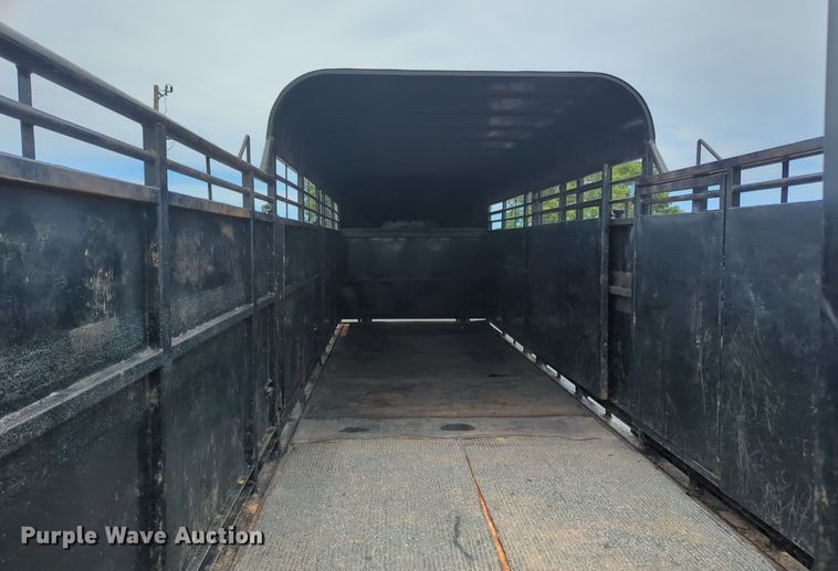 image for item NG9866 2007 Hughes livestock trailer