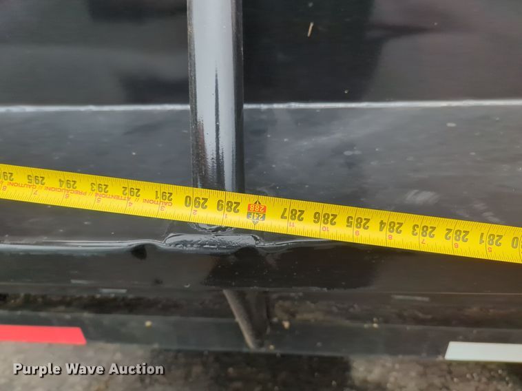 image for item NG9866 2007 Hughes livestock trailer