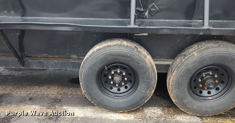 image for item NG9866 2007 Hughes livestock trailer