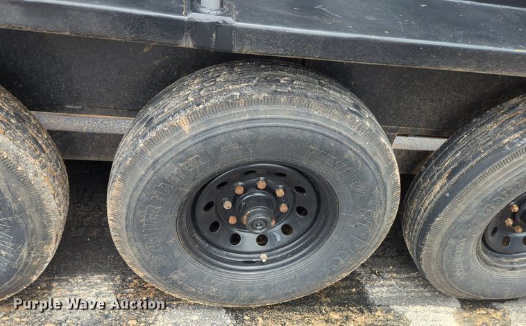 image for item NG9866 2007 Hughes livestock trailer