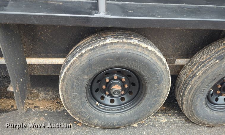 image for item NG9866 2007 Hughes livestock trailer