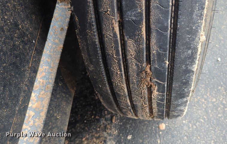 image for item NG9866 2007 Hughes livestock trailer