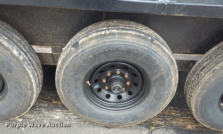 image for item NG9866 2007 Hughes livestock trailer