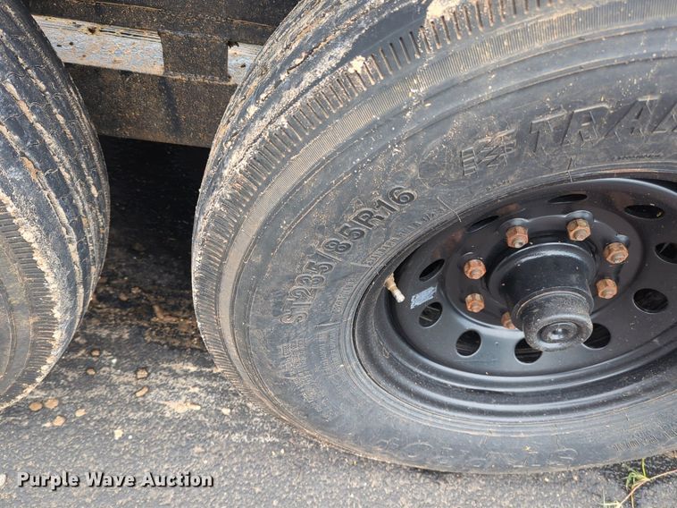 image for item NG9866 2007 Hughes livestock trailer