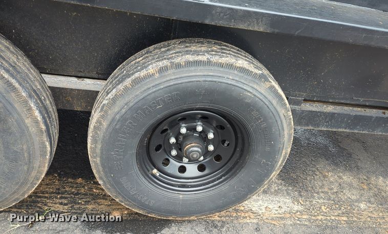 image for item NG9866 2007 Hughes livestock trailer