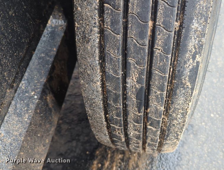 image for item NG9866 2007 Hughes livestock trailer