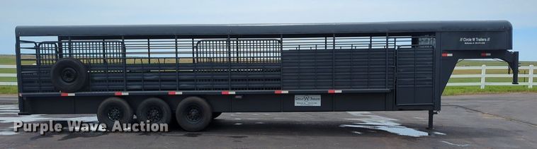 image for item NG9868 2010 Circle W livestock trailer