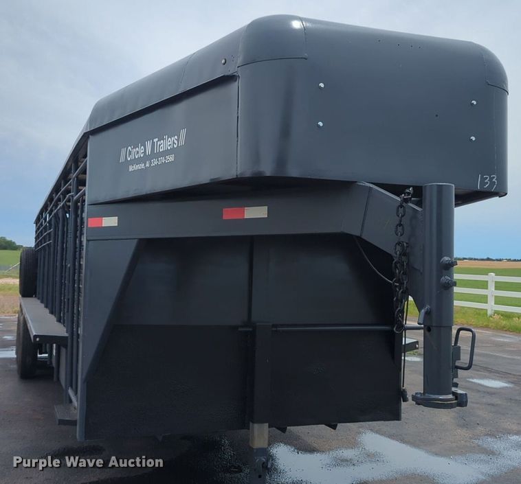 image for item NG9868 2010 Circle W livestock trailer