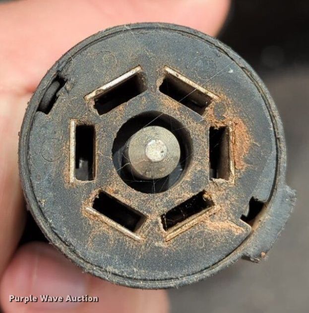 image for item NG9868 2010 Circle W livestock trailer