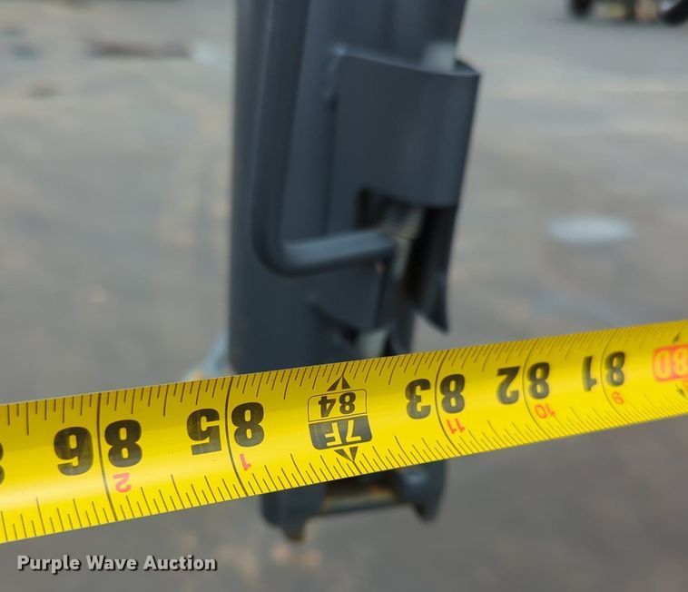 image for item NG9868 2010 Circle W livestock trailer