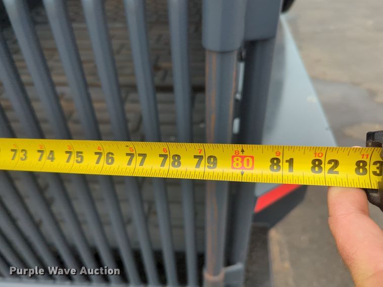 image for item NG9868 2010 Circle W livestock trailer