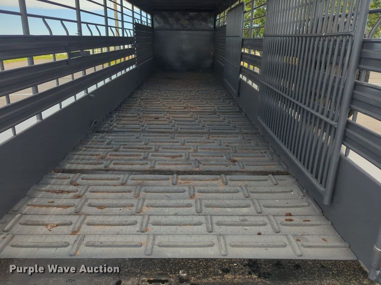 image for item NG9868 2010 Circle W livestock trailer