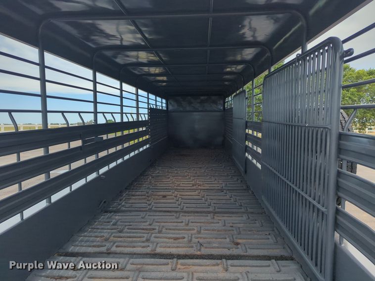 image for item NG9868 2010 Circle W livestock trailer