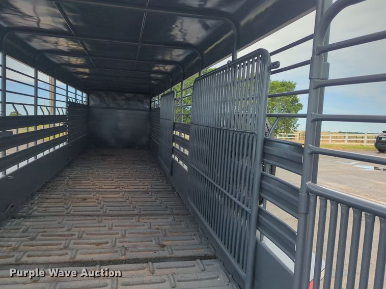 image for item NG9868 2010 Circle W livestock trailer