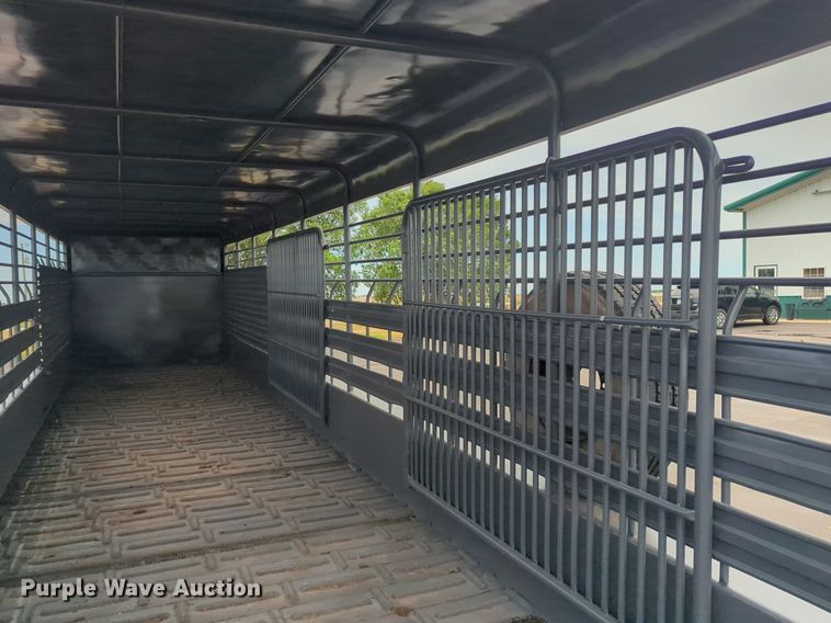 image for item NG9868 2010 Circle W livestock trailer