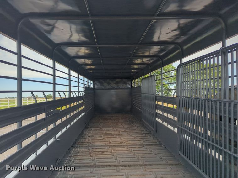 image for item NG9868 2010 Circle W livestock trailer