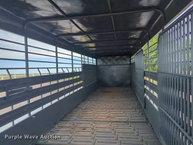 image for item NG9868 2010 Circle W livestock trailer