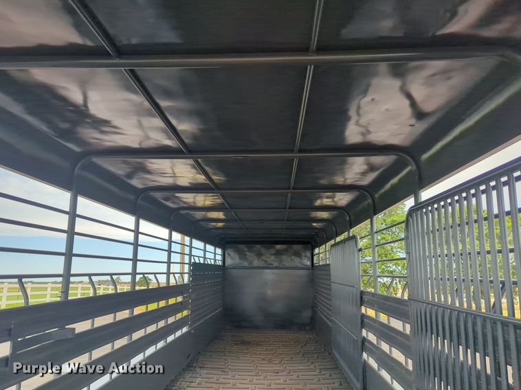 image for item NG9868 2010 Circle W livestock trailer