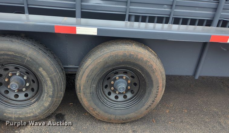 image for item NG9868 2010 Circle W livestock trailer