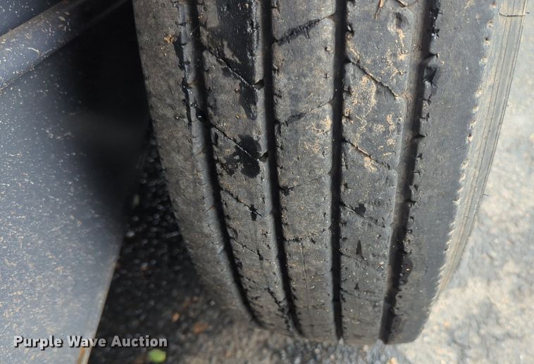 image for item NG9868 2010 Circle W livestock trailer