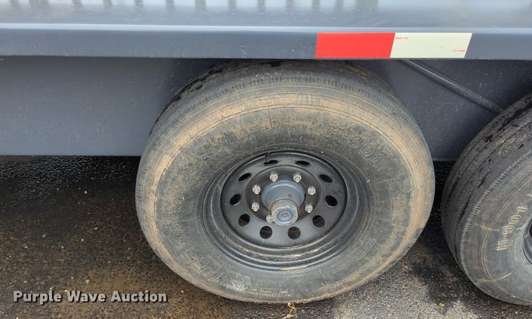 image for item NG9868 2010 Circle W livestock trailer