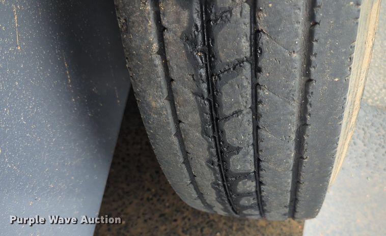 image for item NG9868 2010 Circle W livestock trailer