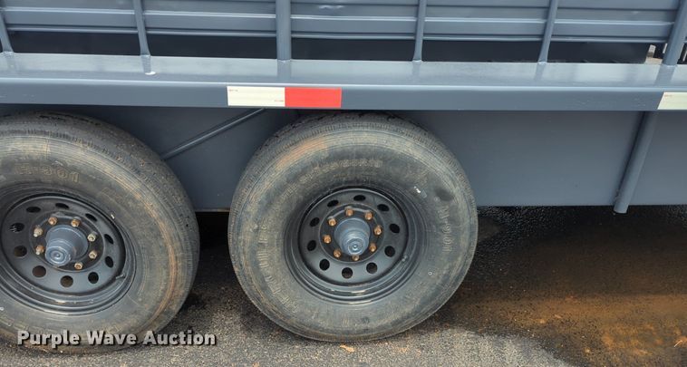 image for item NG9868 2010 Circle W livestock trailer