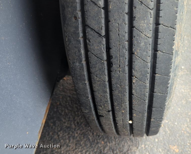 image for item NG9868 2010 Circle W livestock trailer