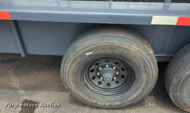 image for item NG9868 2010 Circle W livestock trailer