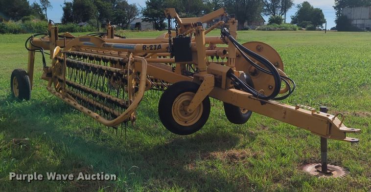 image for item NG9881 Vermeer R23A hay rake