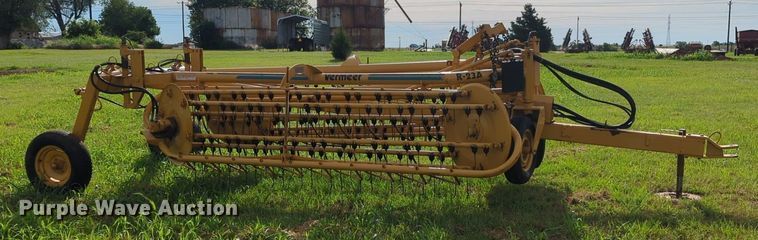 image for item NG9881 Vermeer R23A hay rake