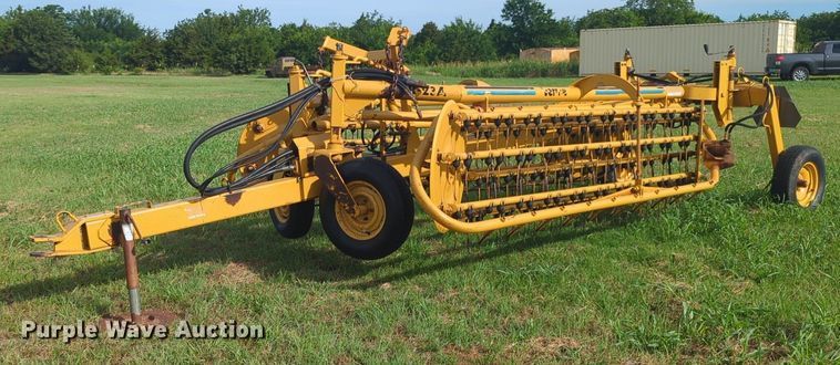 image for item NG9881 Vermeer R23A hay rake