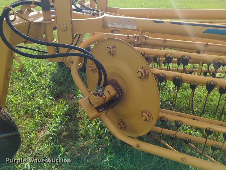 image for item NG9881 Vermeer R23A hay rake