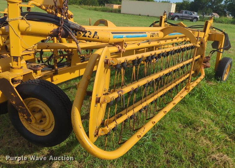 image for item NG9881 Vermeer R23A hay rake
