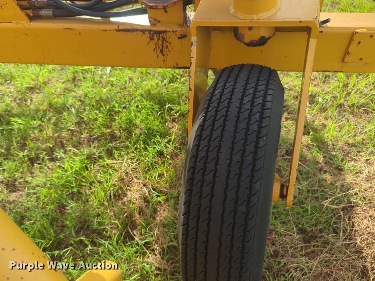 image for item NG9881 Vermeer R23A hay rake