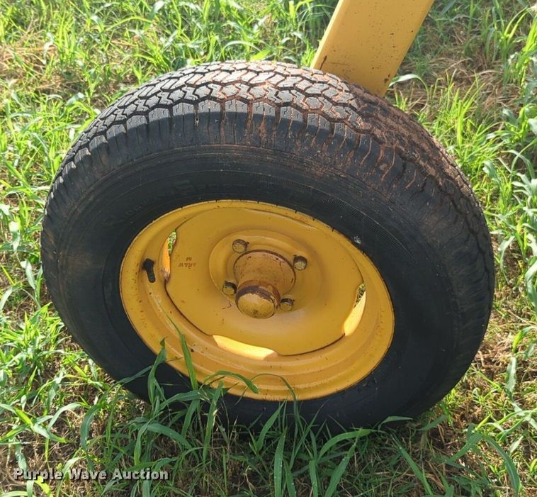 image for item NG9881 Vermeer R23A hay rake