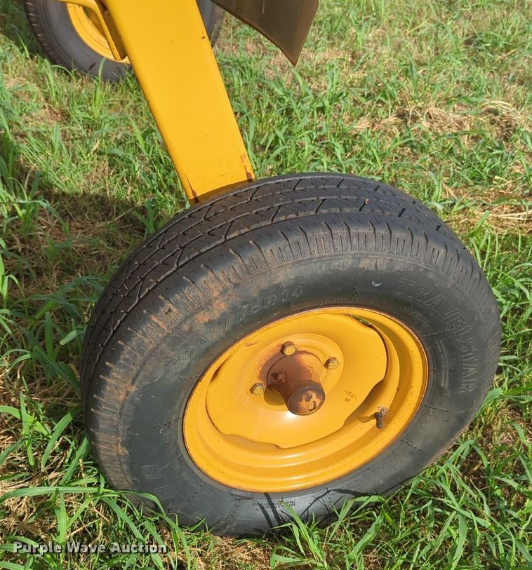 image for item NG9881 Vermeer R23A hay rake