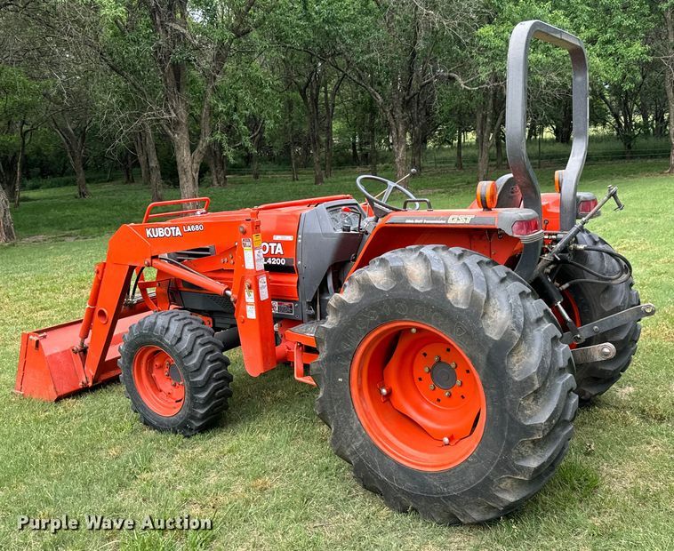 image for item NL9853 Kubota L4200 GST MFWD tractor
