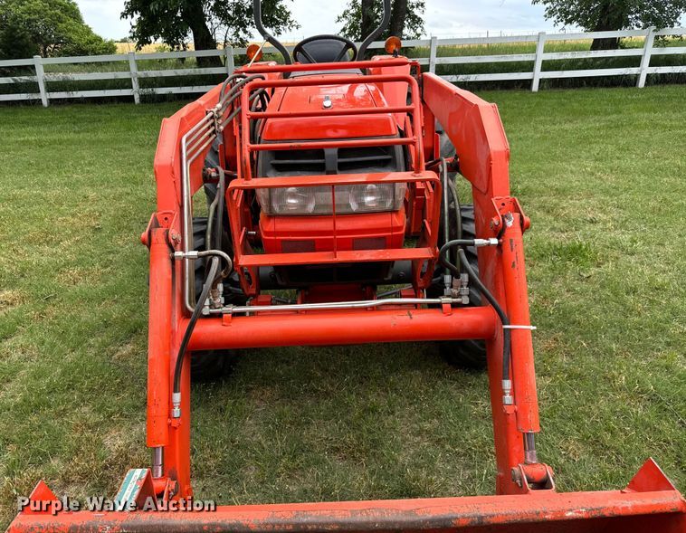 image for item NL9853 Kubota L4200 GST MFWD tractor