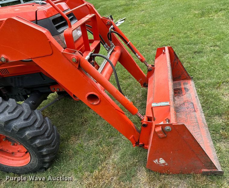 image for item NL9853 Kubota L4200 GST MFWD tractor