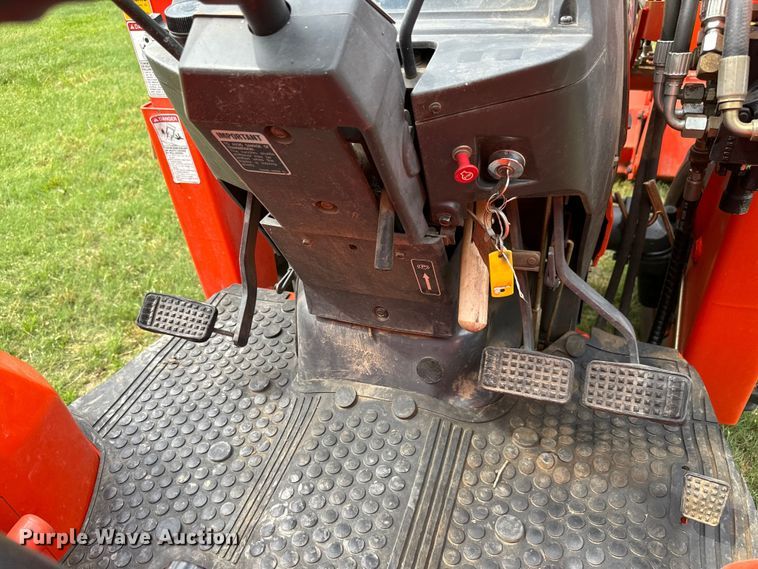 image for item NL9853 Kubota L4200 GST MFWD tractor