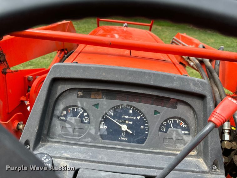 image for item NL9853 Kubota L4200 GST MFWD tractor