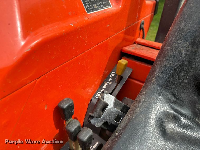 image for item NL9853 Kubota L4200 GST MFWD tractor