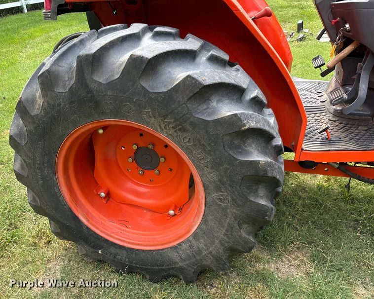 image for item NL9853 Kubota L4200 GST MFWD tractor