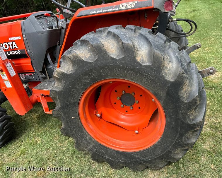 image for item NL9853 Kubota L4200 GST MFWD tractor