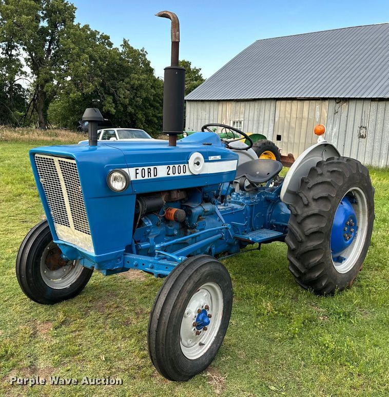 image for item NR9962 1971 Ford  2000 tractor