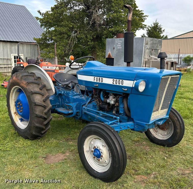 image for item NR9962 1971 Ford  2000 tractor