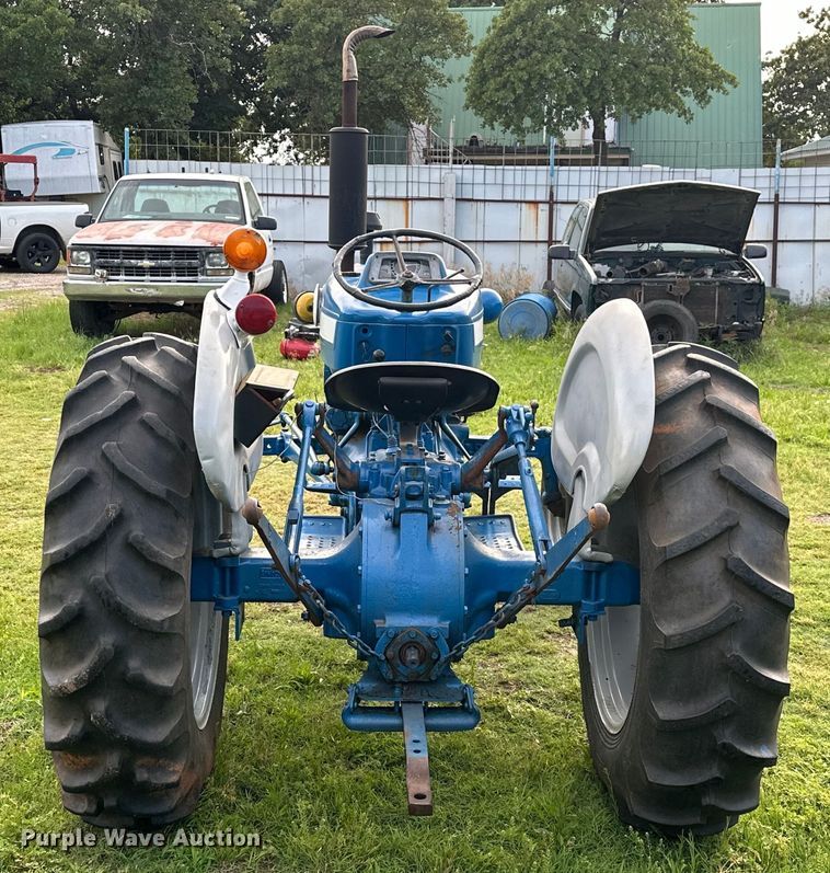 image for item NR9962 1971 Ford  2000 tractor